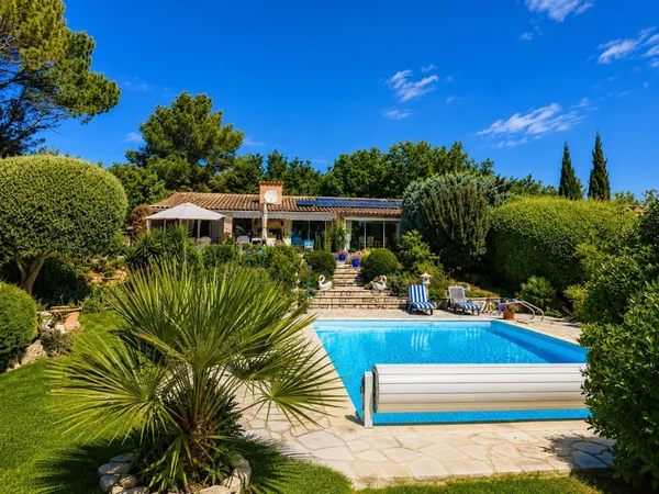 VILLA 6 PIECES avec GARAGE - PISCINE CHAUFFEE & VUE DEGAGEE