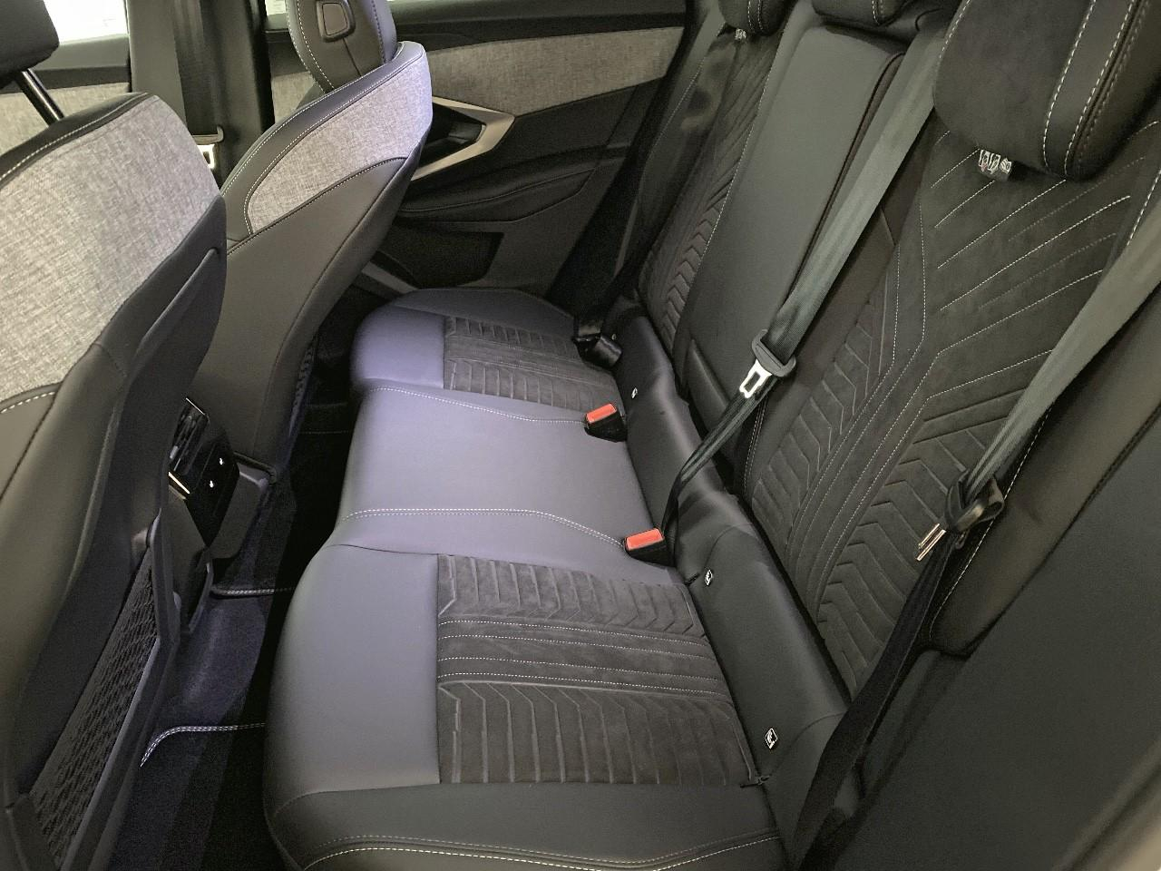 Peugeot 3008 electrique 210 ch 73 kwh gt — photo 10