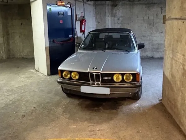 Parking à vendre entre la place des Ternes et le Parc Monceau