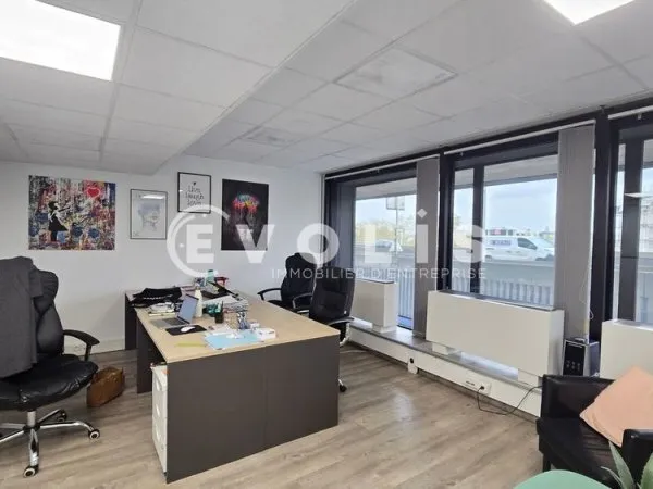 Bureaux - A VENDRE - 236 m² non divisibles