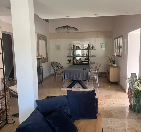 Vends maison atypique avec piscine