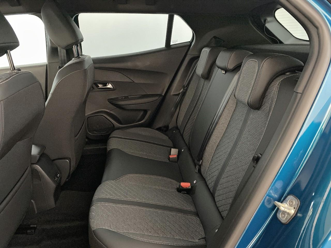 Peugeot 2008 hybrid 145 ch e-dcs6 allure — photo 10