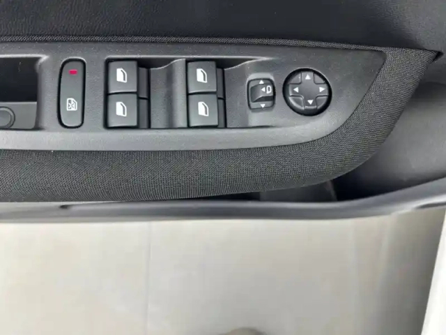 Peugeot 208 puretech 75 s&amp;s bvm5 — photo 18