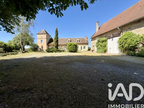 Maison 7 pièces 249 m²