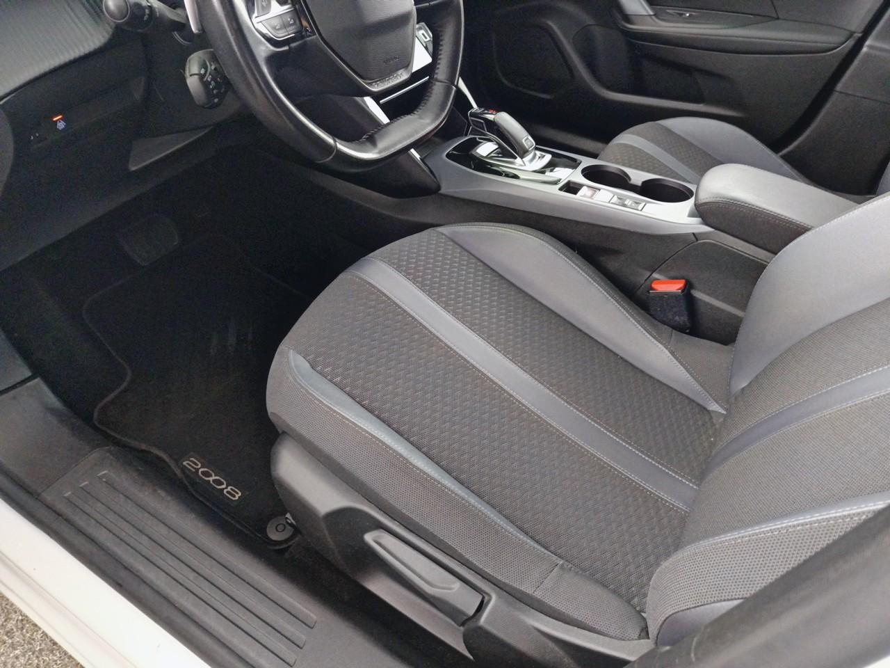 Peugeot 2008 puretech 130 s&s eat8 allure business — photo 21