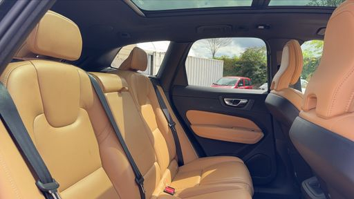 Volvo XC60 2.0 T6 340 AWD BVA - Inscription Luxe – 2021 – 92000 km – Hybride rechargeable – Boîte Automatique — photo 48