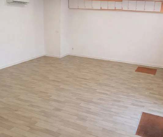Local commercial 121 m²