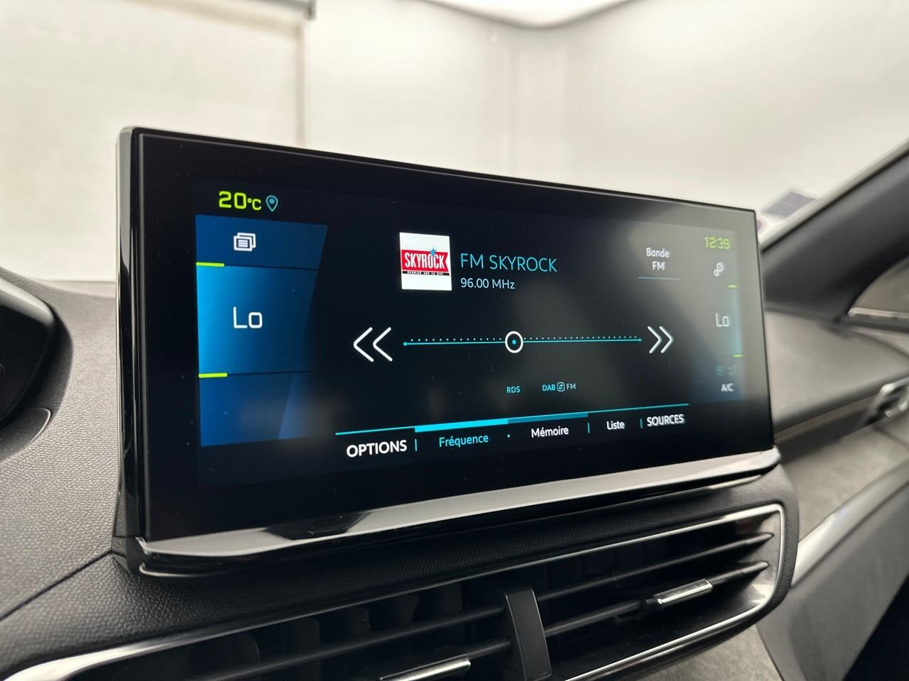 Peugeot 3008 hybrid 225 e-eat8 gt pack — photo 23