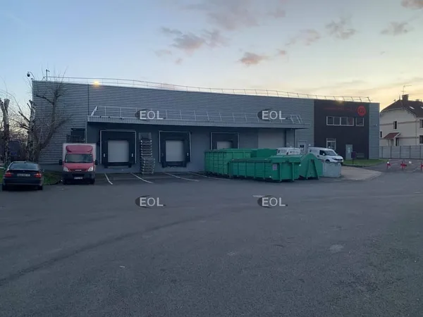 Local d'activité 5448 m²