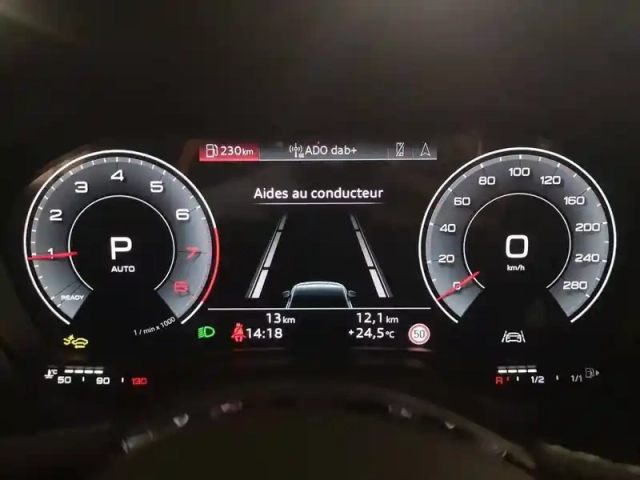 Audi Q2 35 tfsi 150 s tronic 7 — photo 17