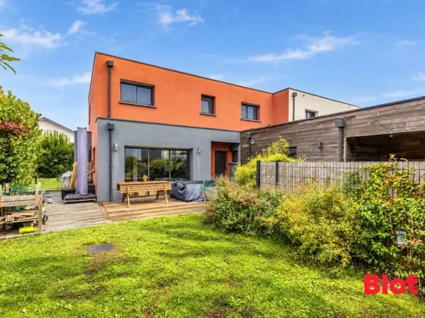 À VENDRE - Belle maison contemporaine de 142m² avec 4 chambres à ACIGNÉ