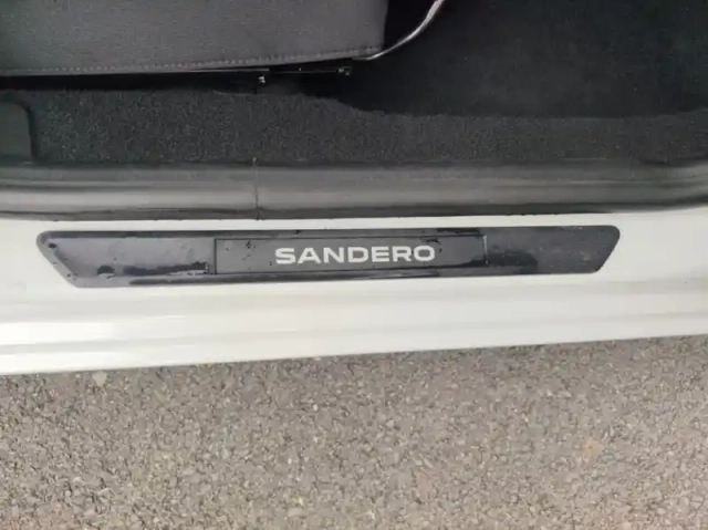 Dacia Sandero 1.0 tce 90ch journey — photo 20