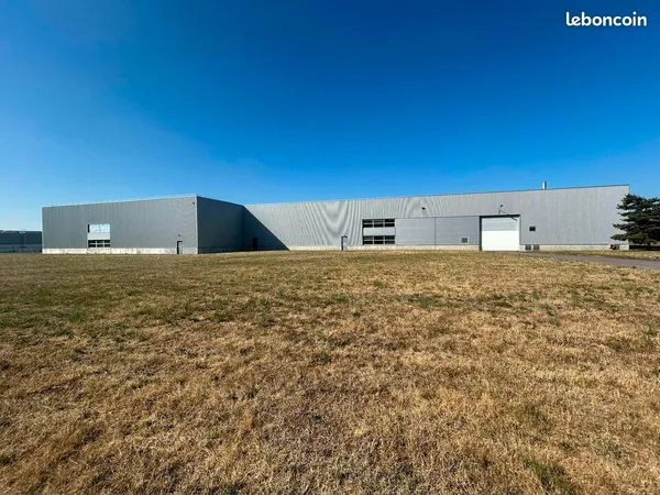 Local d'activité 5 500 m²