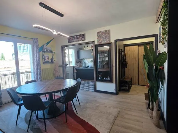Appartement traversant - 76.57 m² - Rénové - Balcon, Extérieur & Cave