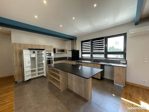 Loft de 148 m² - Prestations haut de gamme à 2 minutes du centre-ville de Périgueux
