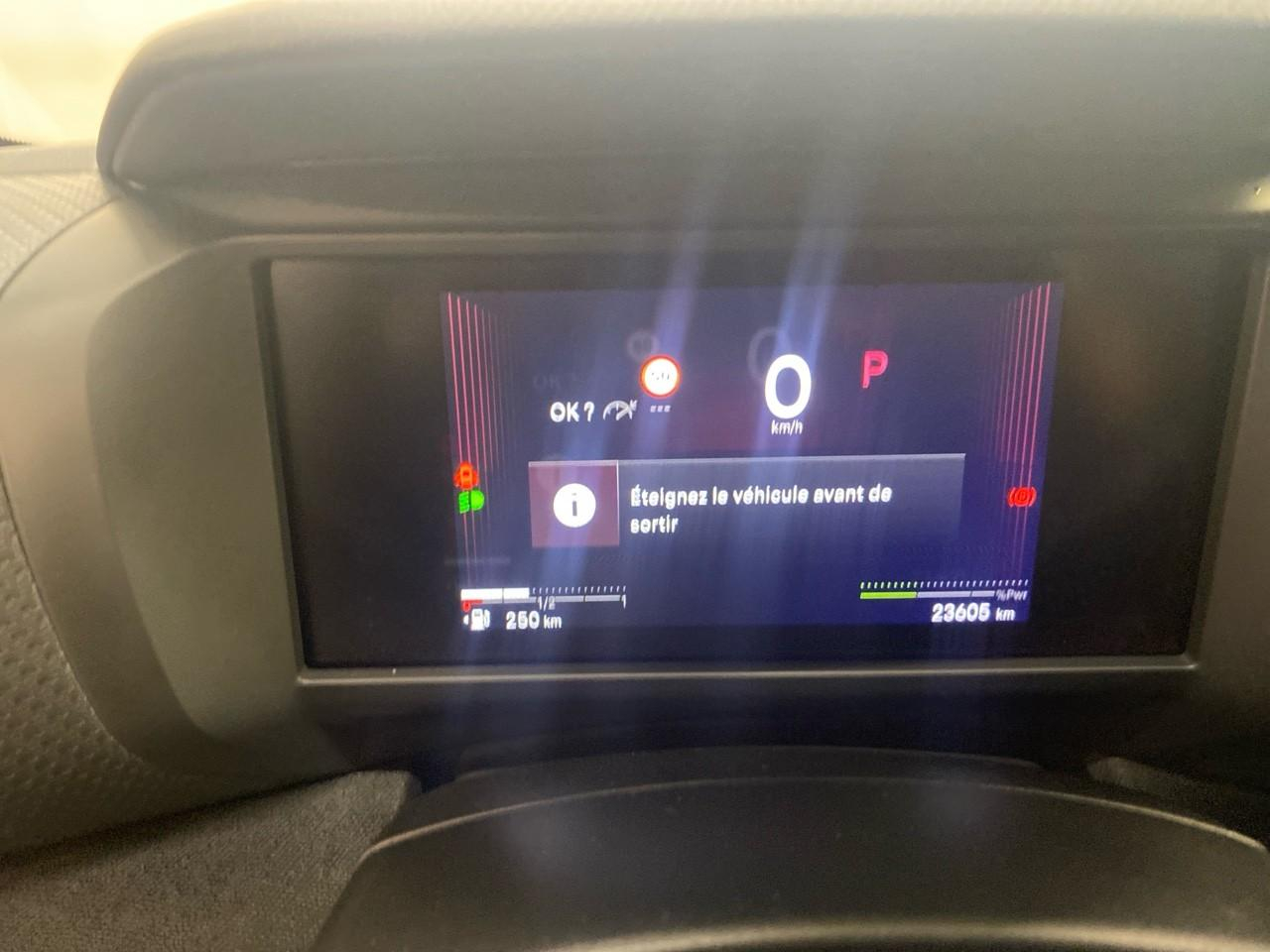 Citroën C4 X hybride 145 ch e-dcs6 plus — photo 22