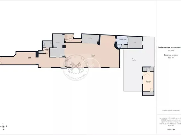 APPARTEMENT LOFT OU COMMERCE SAINT RAPHAEL CENTRE