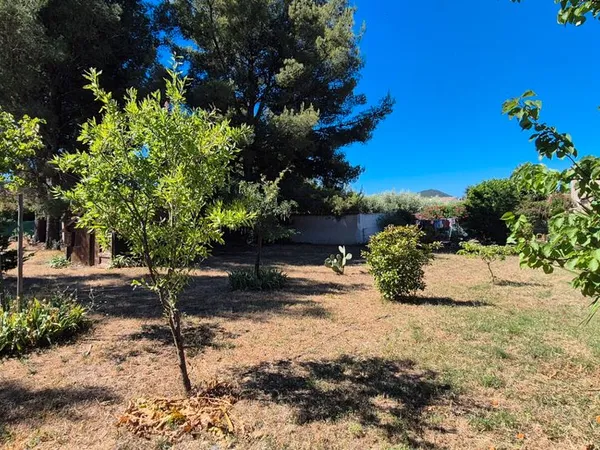 Terrain 726 m² SAINT CYR SUR MER