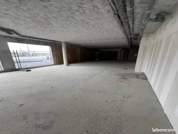 Local commercial 250 m² CHENNEVIERES SUR MARNE