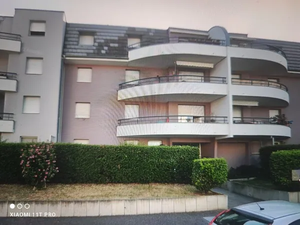 A VENDRE F3 AVEC CAVE ET GARAGE A PROXIMITÉ DU TRAM