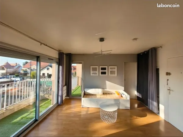 Location studio meublé 27 m2 avec 2 balcons