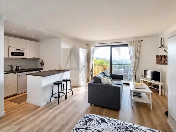 EXCLUSIVITE  ! RARE Magnifique studio climatisé  rénové 30M2 vue mer
