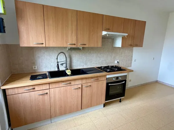 APPARTEMENT F3 1ER ETAGE