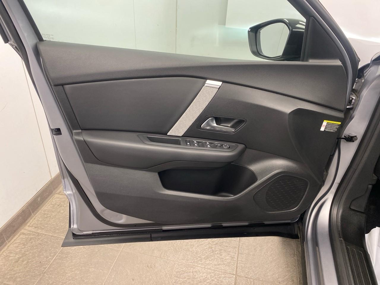 Citroën C4 puretech 130 s&s eat8 shine pack — photo 21