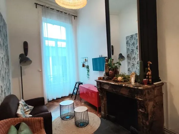 Sans frais d'agence, T2 meublé cosy rénové par décoratrice d'intérieur, toutes charges comprises