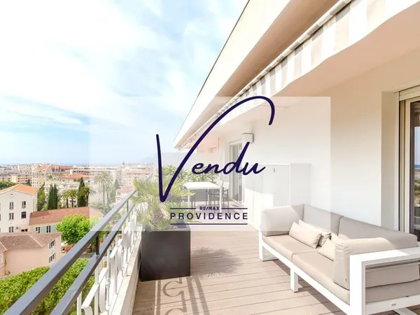 SUPERBE APPARTEMENT - 3 PIECES - DERNIER ETAGE - MONTFLEURY