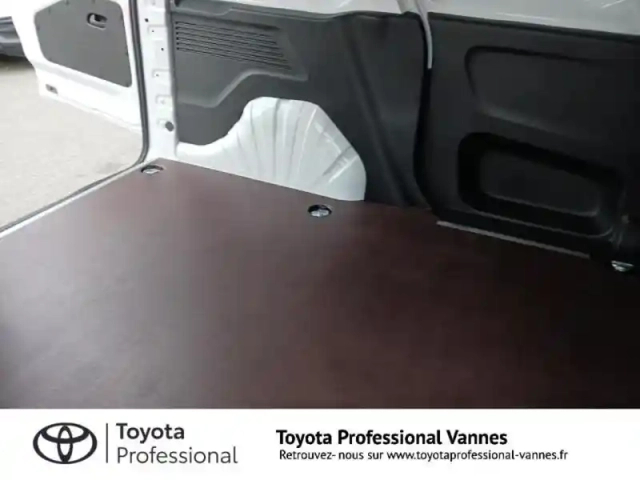 Toyota Proace city medium 130 d-4d start bva mc24 — photo 11