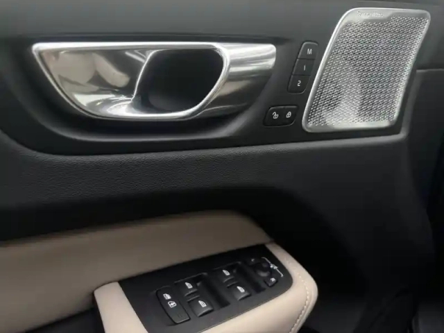 Volvo Xc60 t6 awd hybride rechargeable 253 ch+145 ch geartronic 8 — photo 7