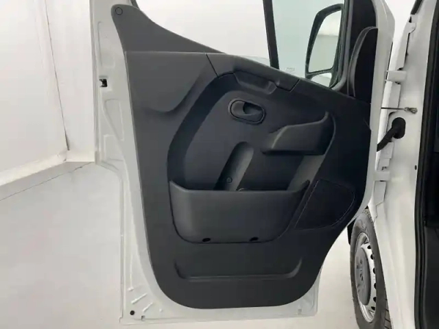 Renault Master fgn trac f3500 l2h2 blue dci 135 — photo 52