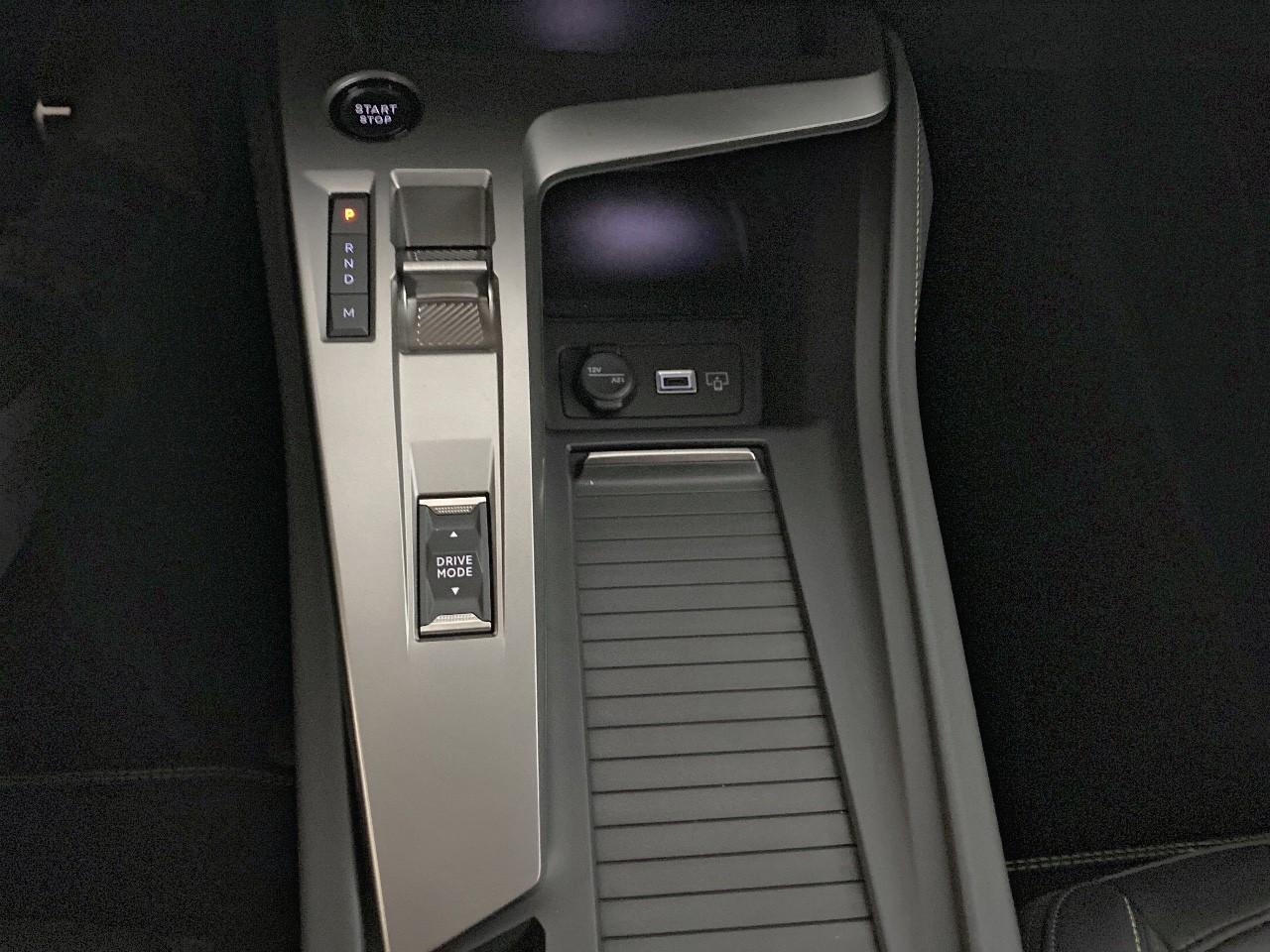 Peugeot 408 hybrid 145 e-dcs6 gt — photo 17