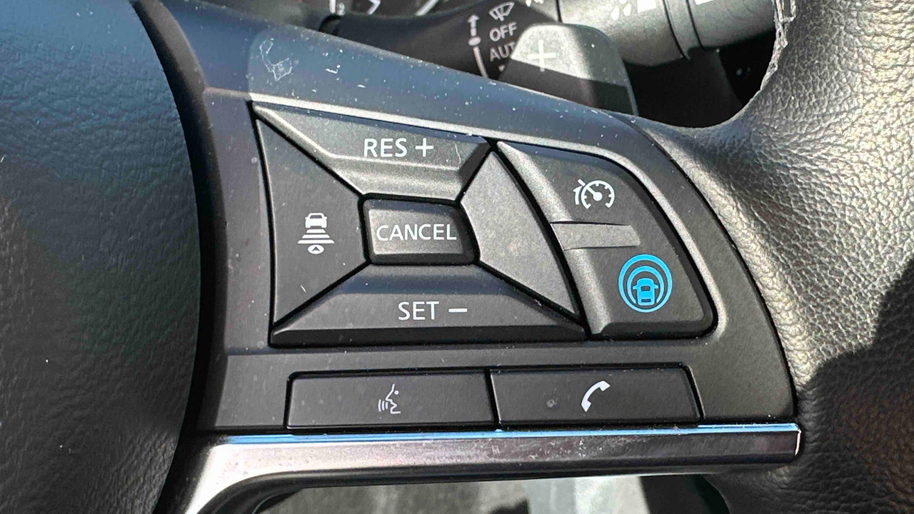 Nissan Juke DIG-T 114 DCT7 — photo 18