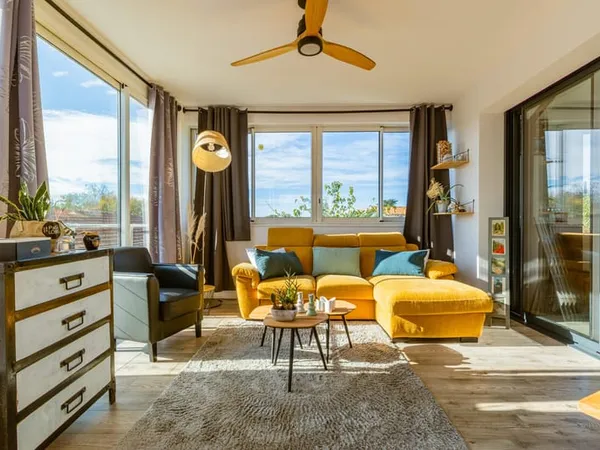 Maison familiale aux multiples facettes, entre convivialité et douceur de vivre