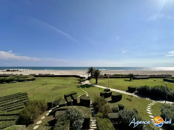 Très beau studio cabine avec terrasse vue mer