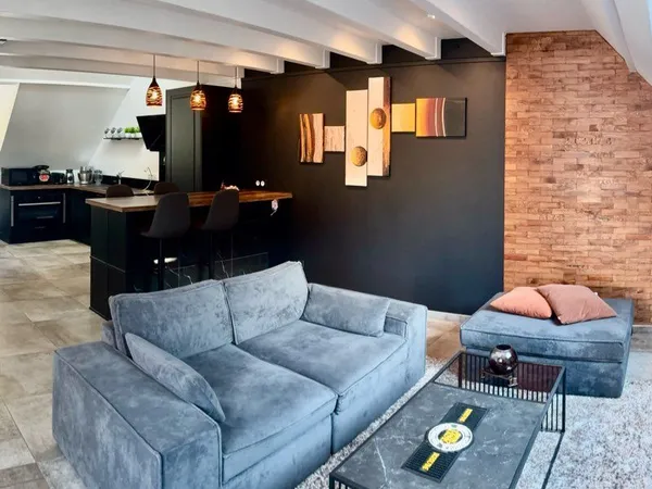 Tarragnoz - Loft T2 rénové, meublé et équipé — Garage fermé avec recharge VE