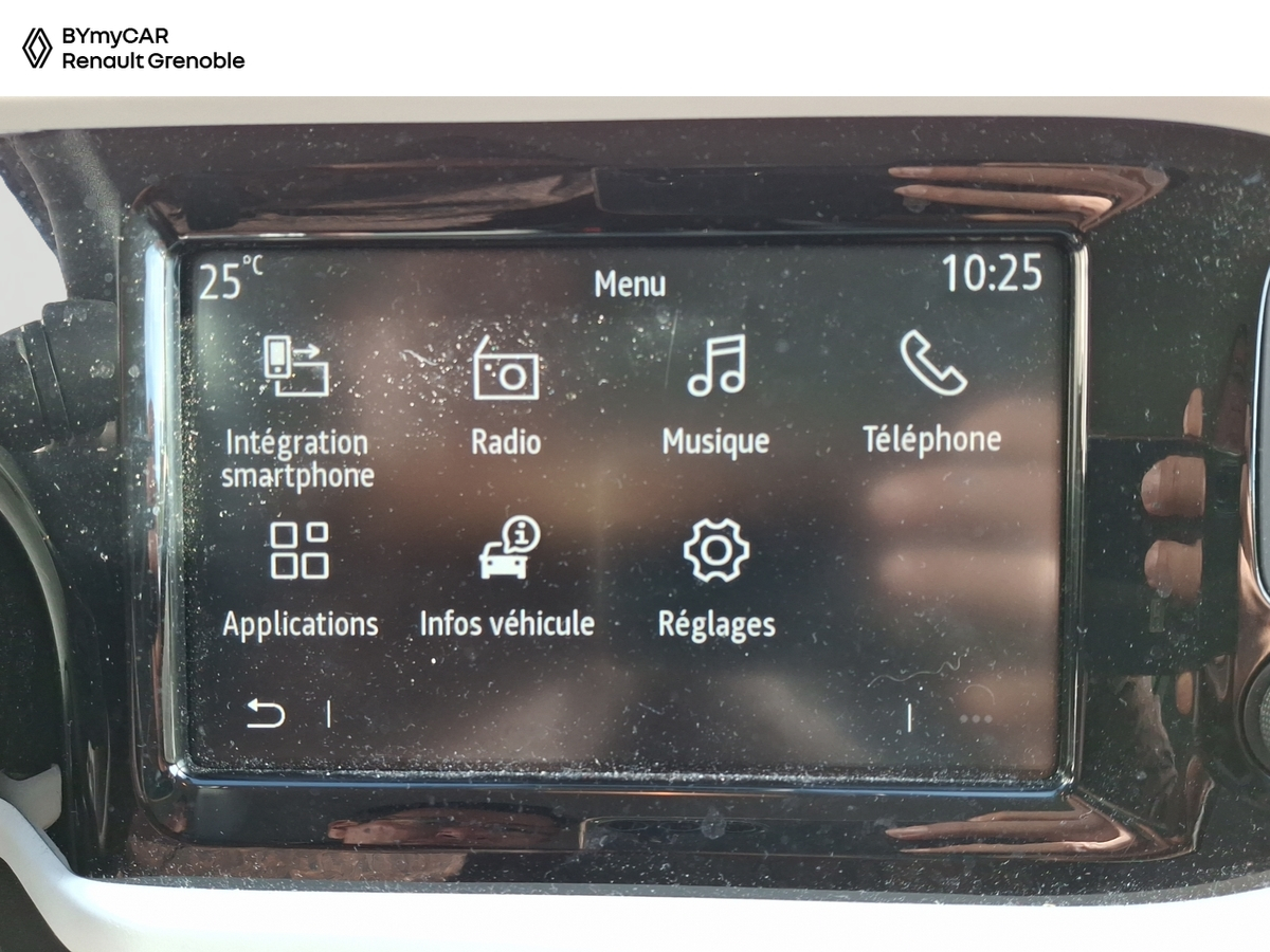 Renault Twingo III SCe 65 — photo 15