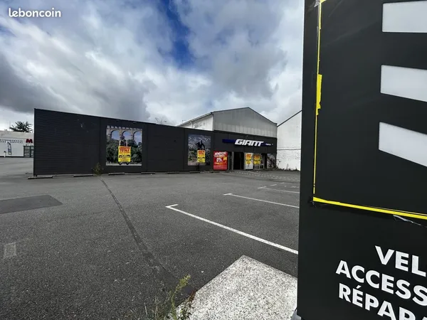 Local 578 m² Pontivy