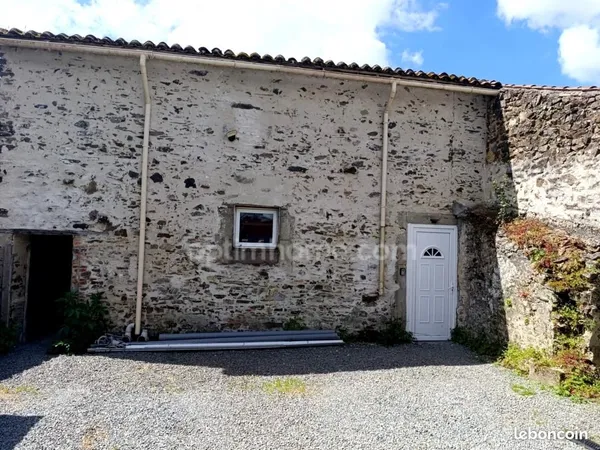 Studio 6 pièces 235 m²