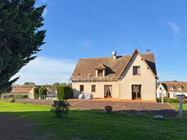 À vendre - Belle maison familiale de caractère à proximité de Bonnétable