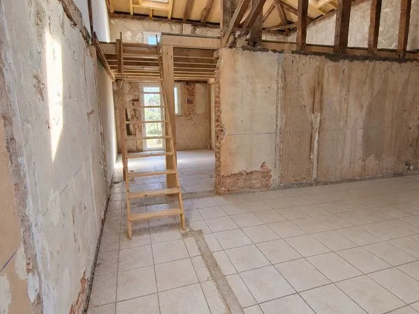 ANGRESSE centre - Maison mitoyenne T3 à rénover avec jardin - 78 m²