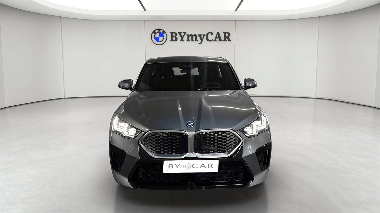 BMW iX2 eDrive20 204ch BVA — photo 8