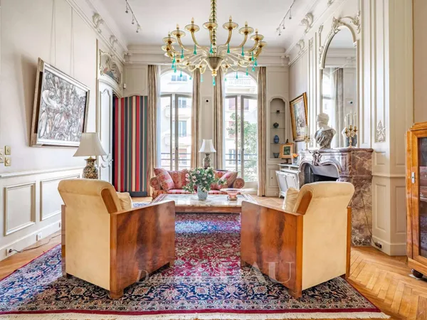 Propriété 10 pièces 383 m²
