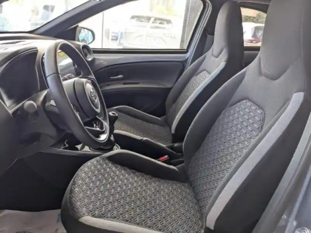 Toyota Aygo X 1.0 vvt-i 72ch air collection s-cvt my24 — photo 2