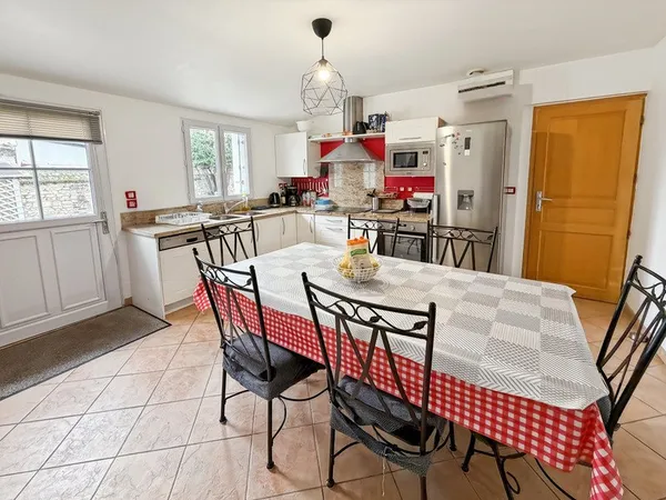 Saint Etienne du Rouvray centre Maison 6 pièces + studio - 129 M2