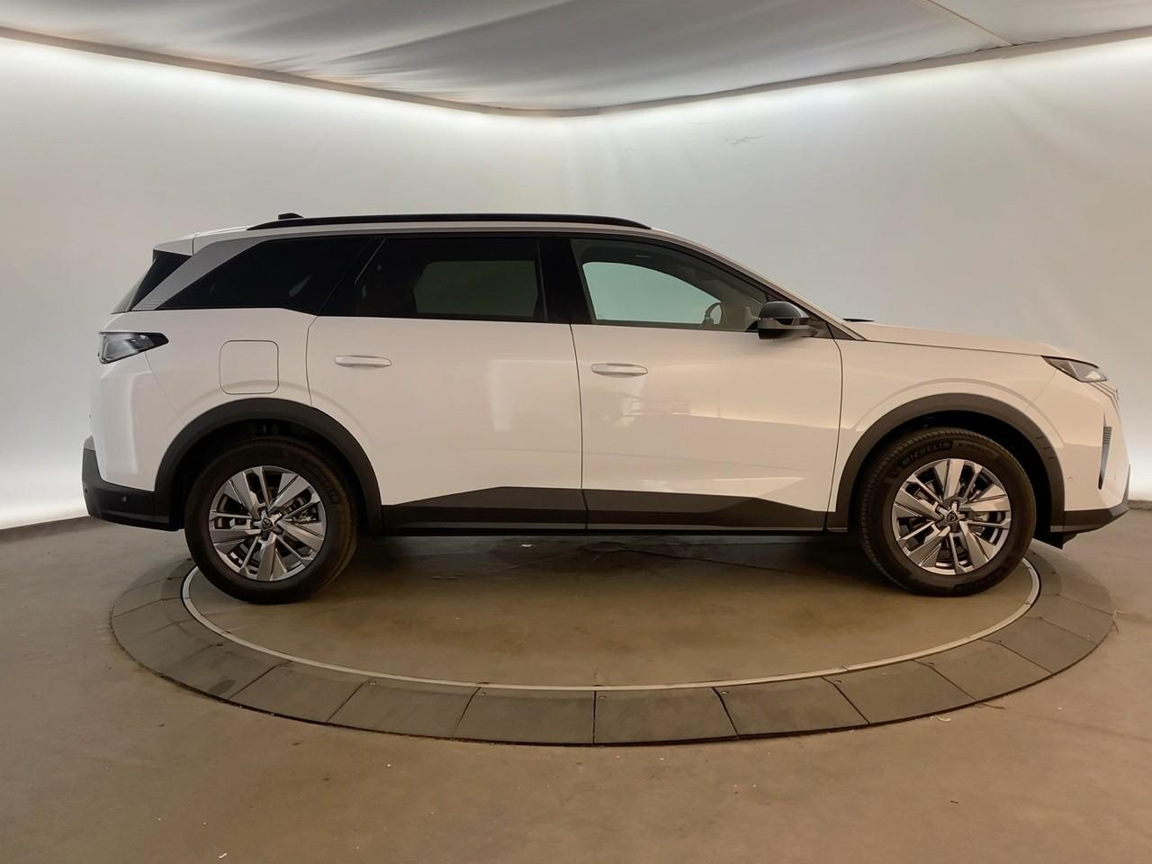 Peugeot 5008 hybrid 145 ch e-dcs6 allure — photo 4