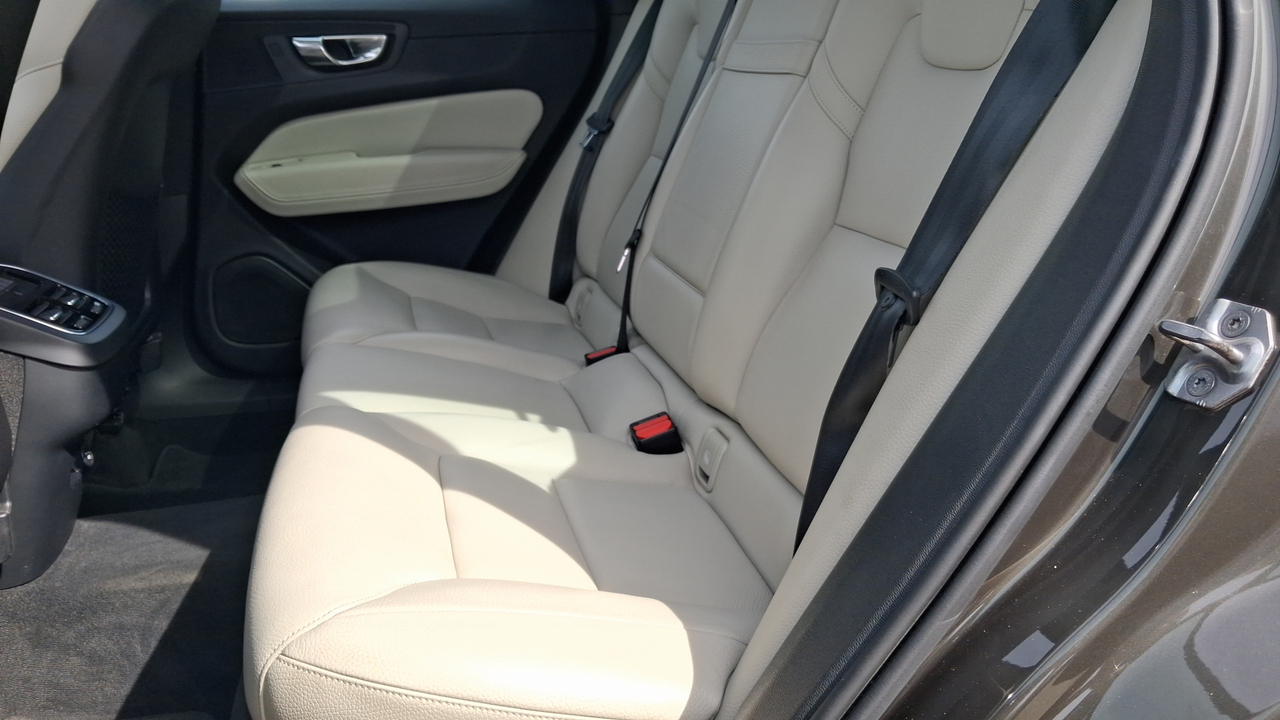 Volvo XC60 D5 AWD 235 ch Geartronic 8 — photo 12