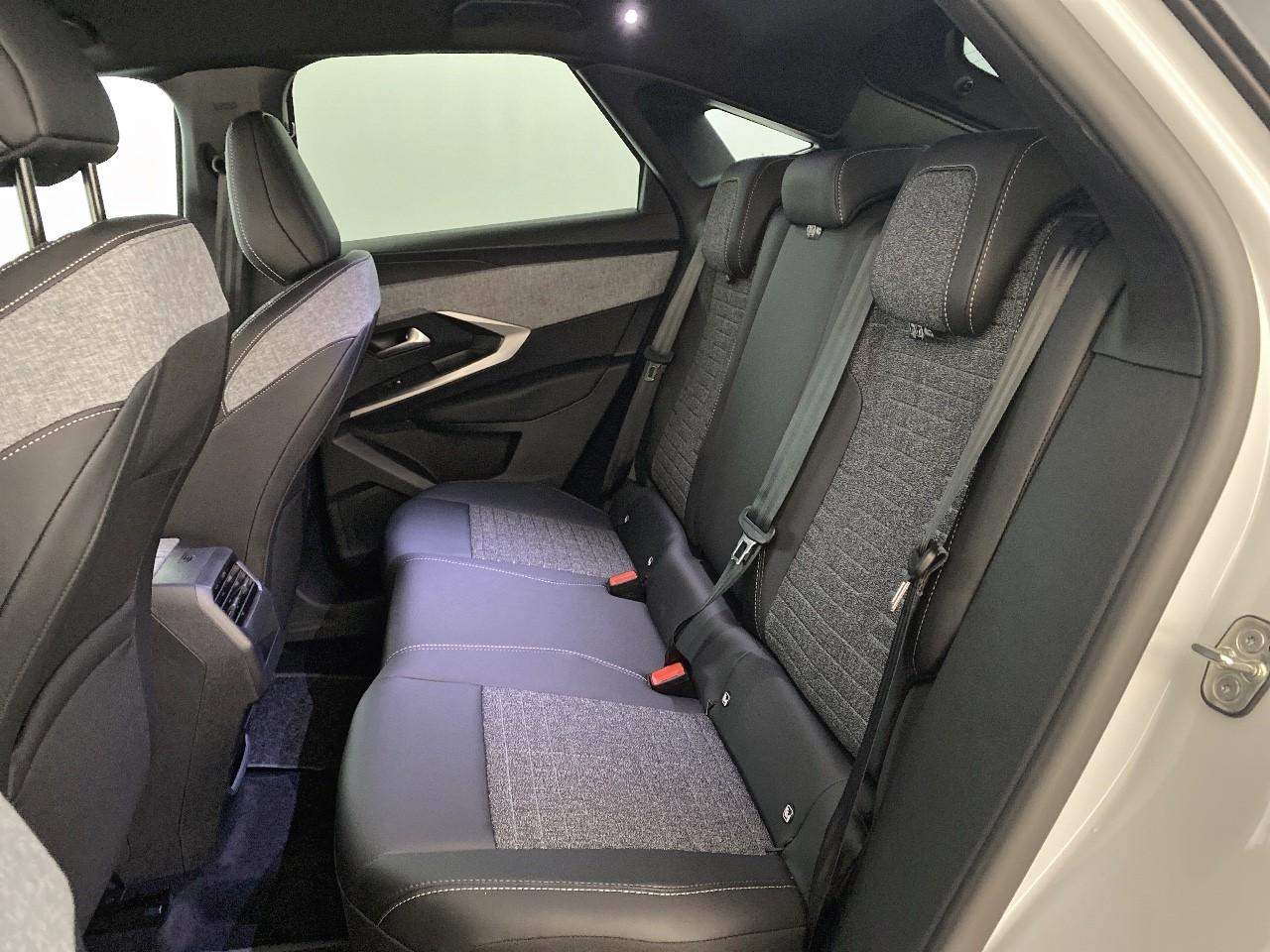 Peugeot 3008 hybrid 145 e-dcs6 allure — photo 10